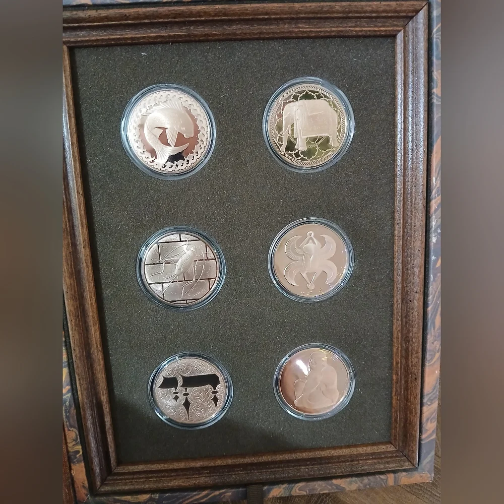 Good Luck Medal Collection - Picture 2 of 12